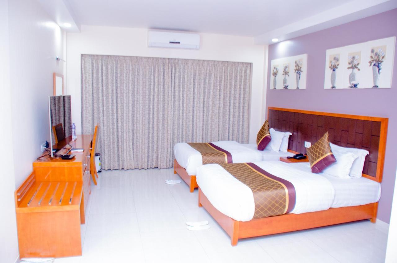 Hotel Platinum Kinshasa Exterior photo