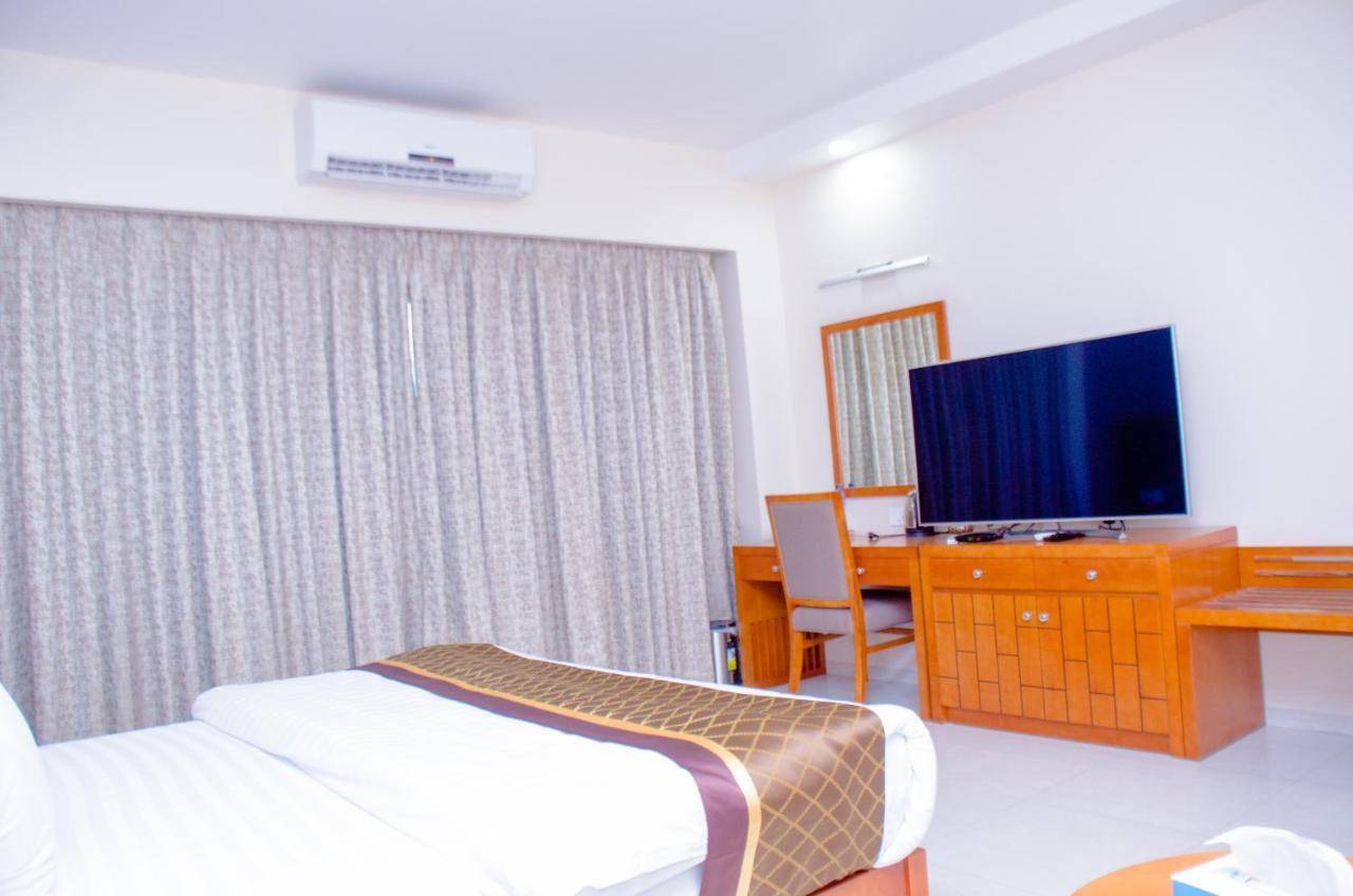 Hotel Platinum Kinshasa Exterior photo