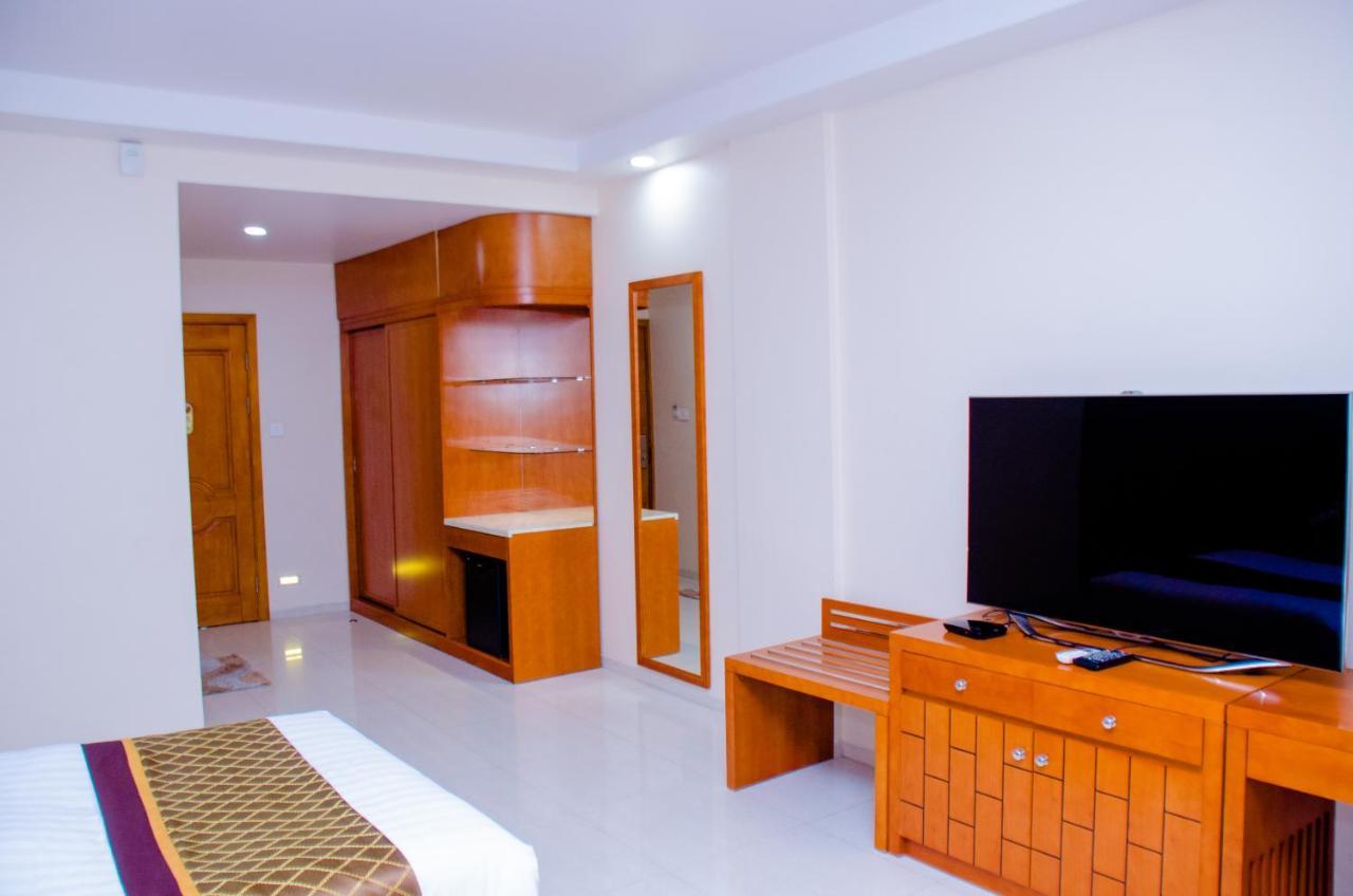 Hotel Platinum Kinshasa Exterior photo